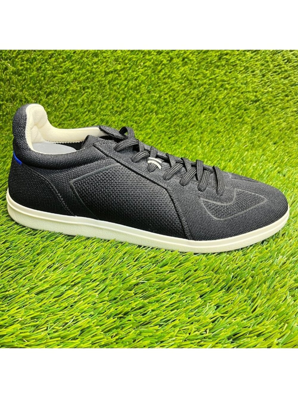 Rothy's The RS01 Mens Size 11 Black White Athletic Walking Knit Shoes Sneakers